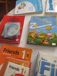 Conjunto de livros, 'posters' e cd's para ensino de Inglês, 1º ciclo.