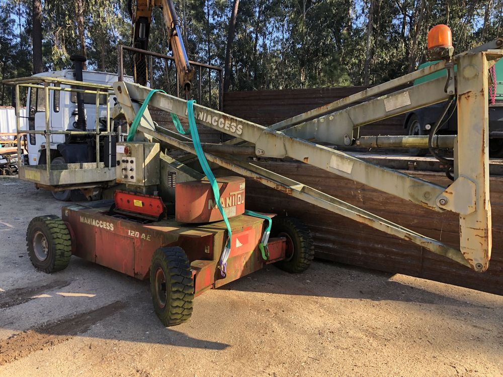 Plaforma elevatoria Elevador Grua Manitou 120 AE