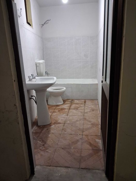 Arrendo anexos T 2  em remodelação fase conclusão