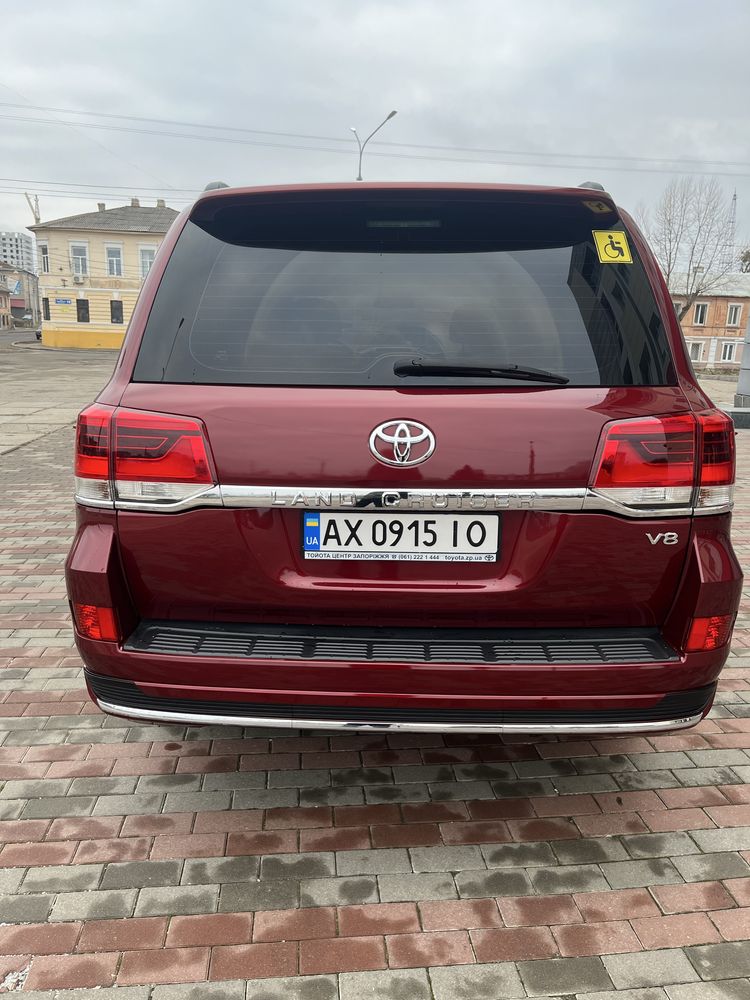 Toyota Land Cruiser 200