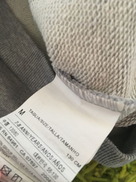 Benetton Szara bluza kangurka rozm. M 130 cm