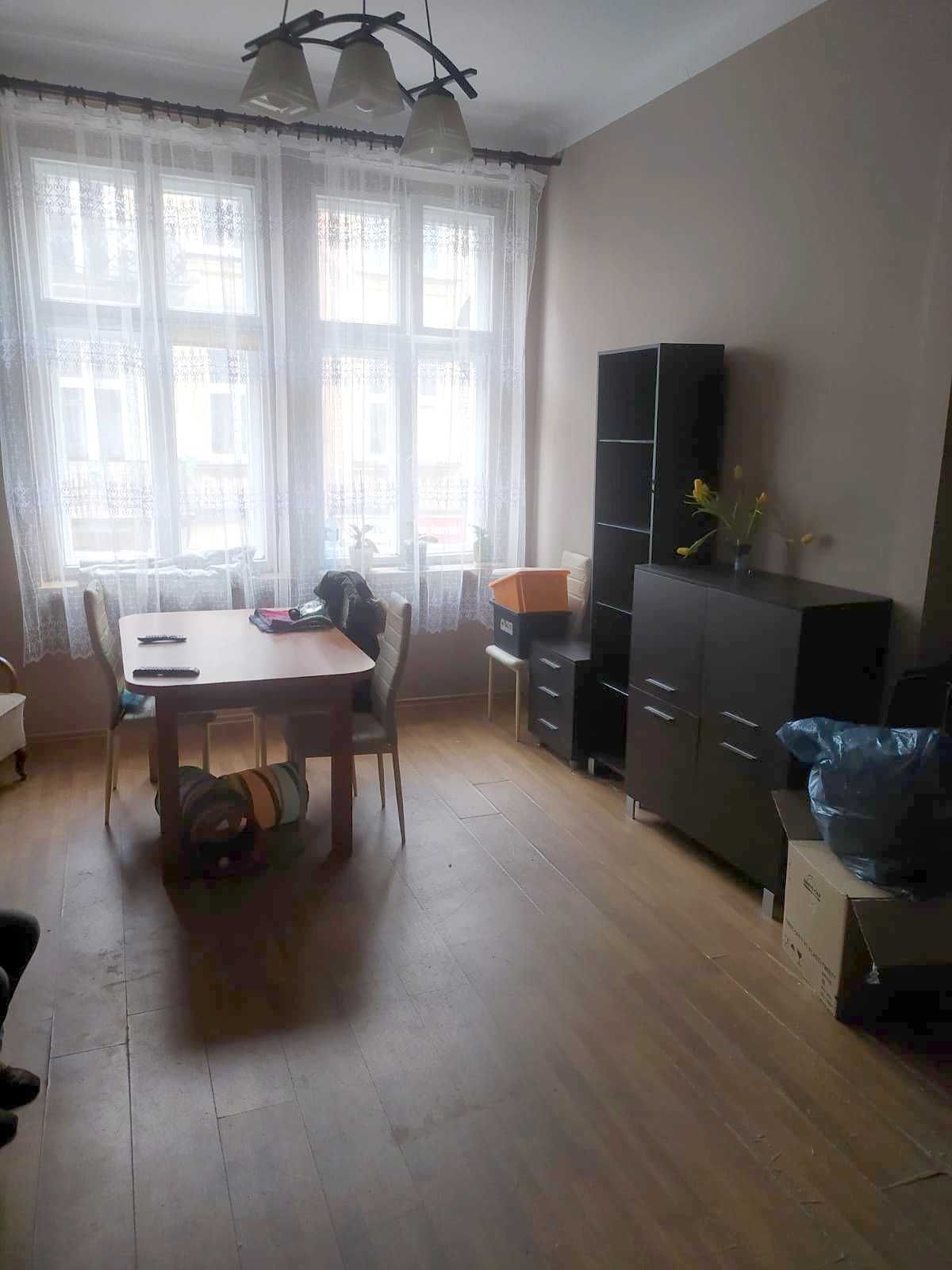 Do wynajęcia Mieszkanie 115m2 4 pokoje 1-sze piętro Śródmiejska 33