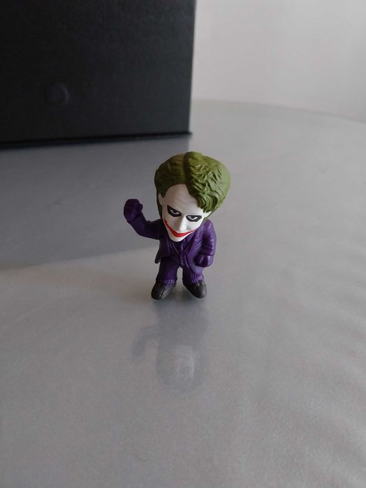Figura de ação do personagem Joker, do universo Batman