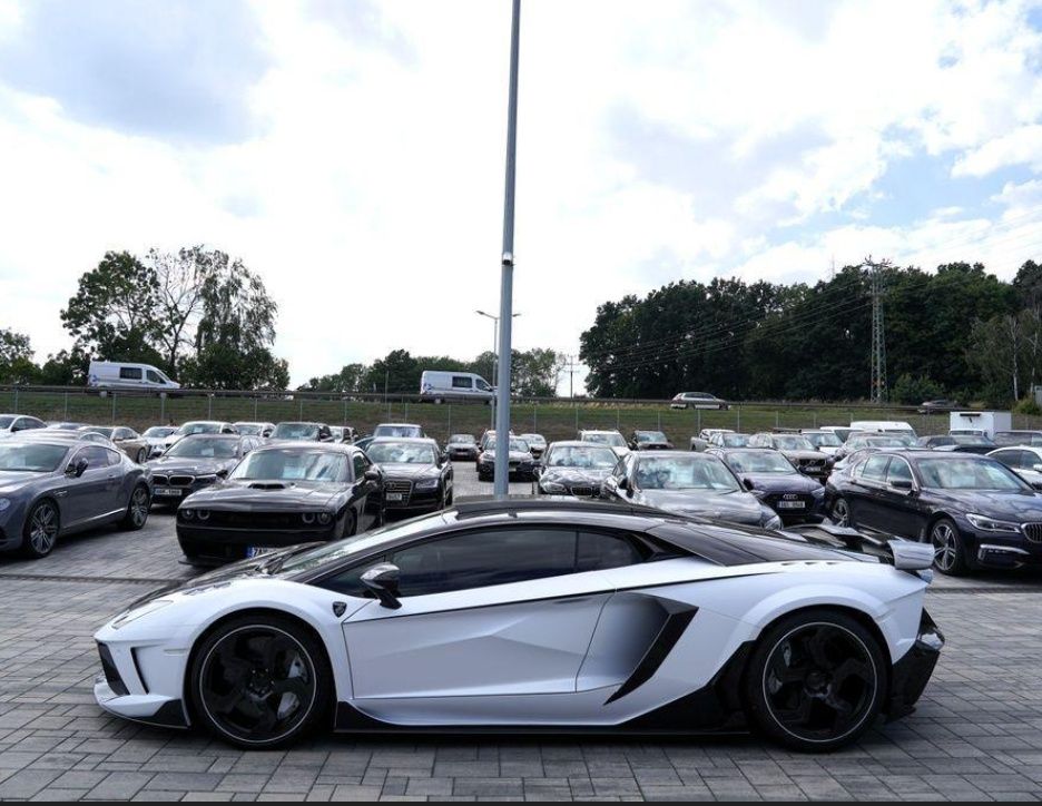 Lamborghini Aventador
Carbonado GT 1600 PS