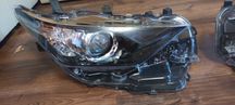 Toyota Auris  II lift  soczewka LED lampa prawa   przód