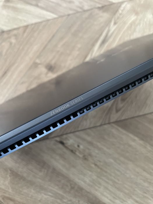 ZenBook 14 UM425QA R5-5600H/16GB/512/Win11