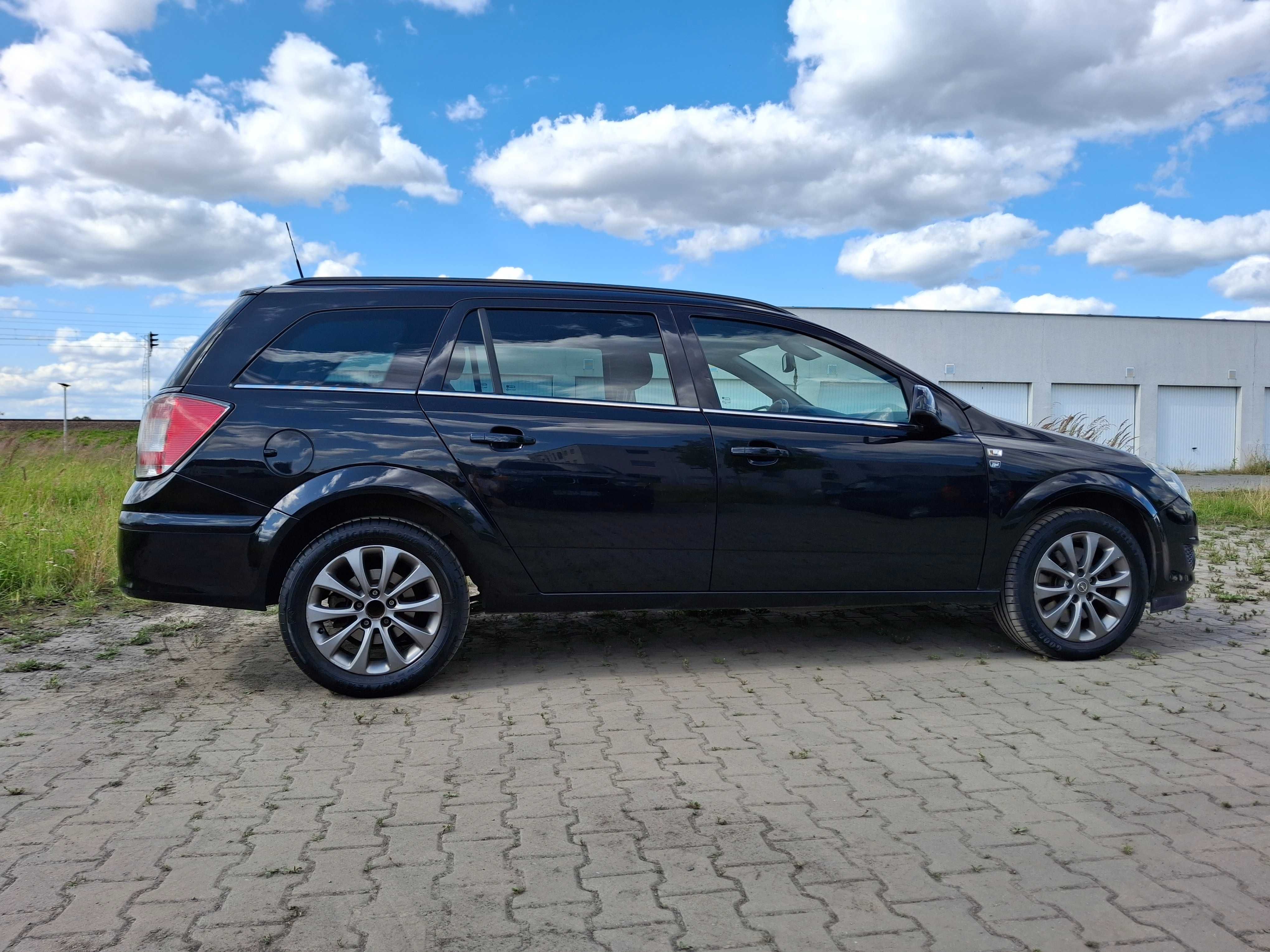 Opel Astra H III 2010 r. 1,7 CDTI diesel 125 KM po liftingu WEBASTO