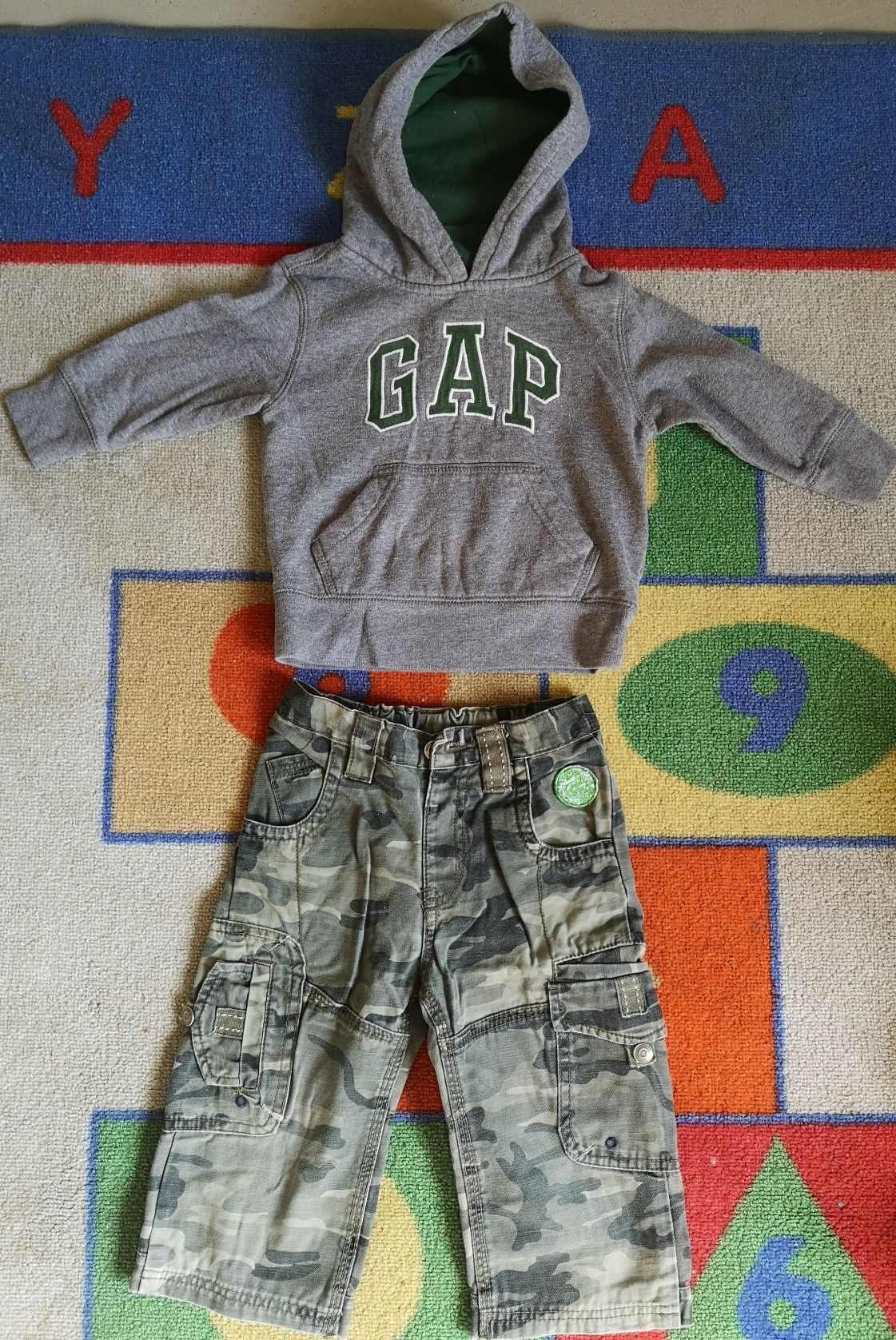 Gap bluza i George spodnie jeansowe