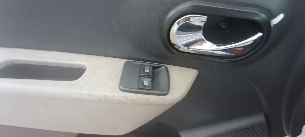 Dacia Dokker po szkodzie parkingowej