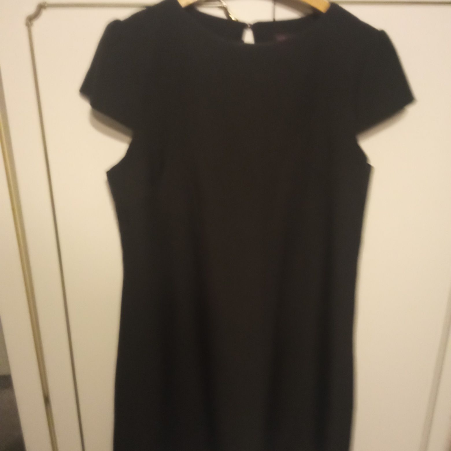 Czarna sukienka w kształcie A