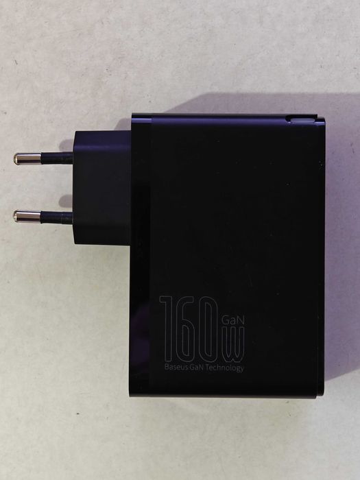BASEUS GaN5 Pro 160W (2 Type-C + 1 USB)