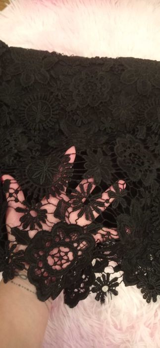 Czarna koronkowa spódniczka r. L
