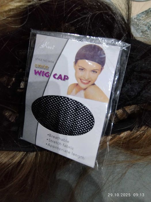 Syntetyczna peruka Atayou .Włosy długie ok 70cm delikatnie cieniowane