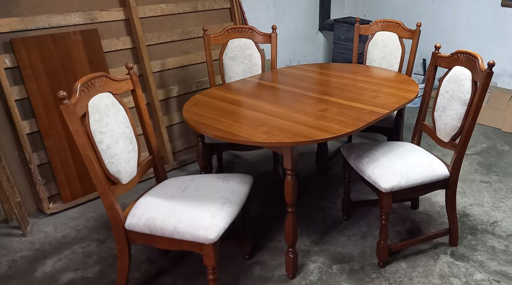 Stół rozkladany +4 krzesła PO RENOWACJI