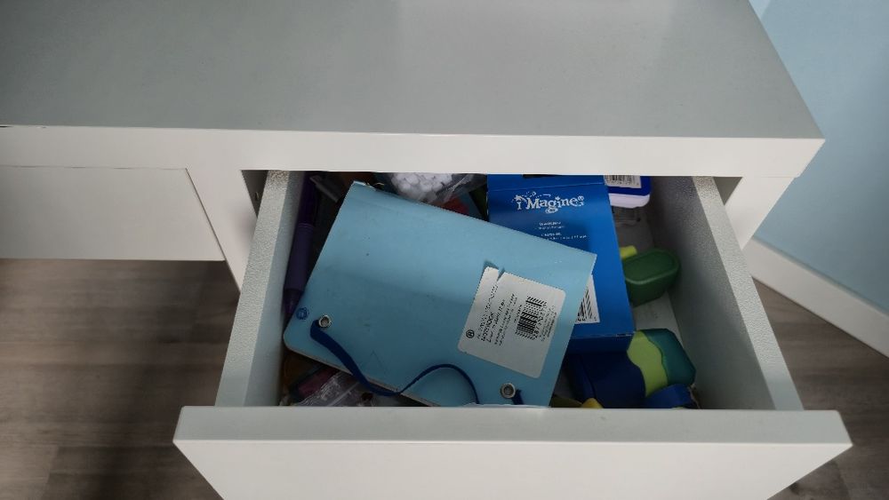 Продам письмовий стіл IKEA MICKE (МІККЕ), білий, 105×50 см