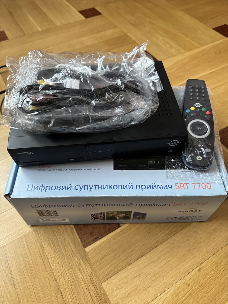 Тюнер Viasat SRT 7700