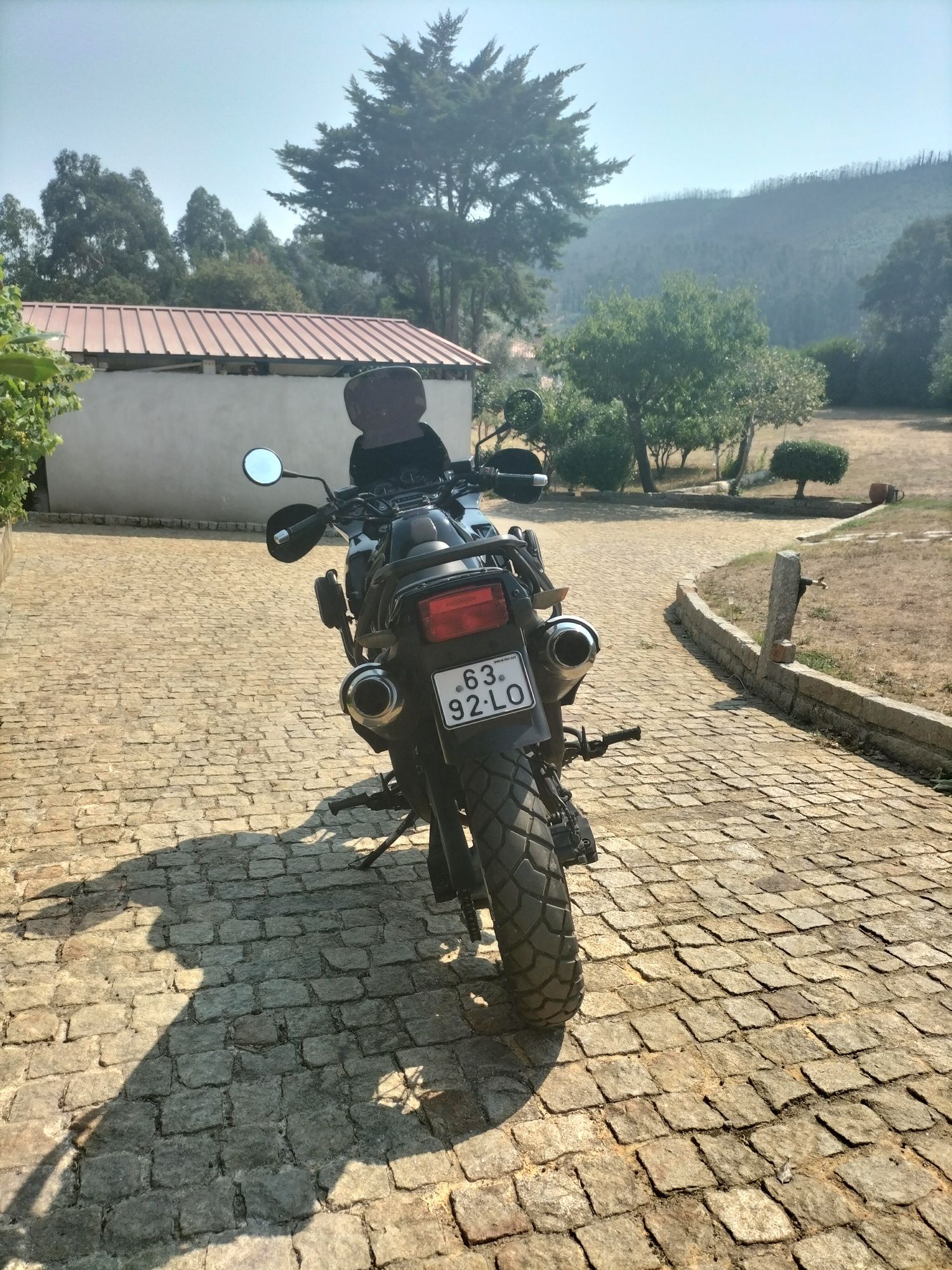 Triumph tiger 900