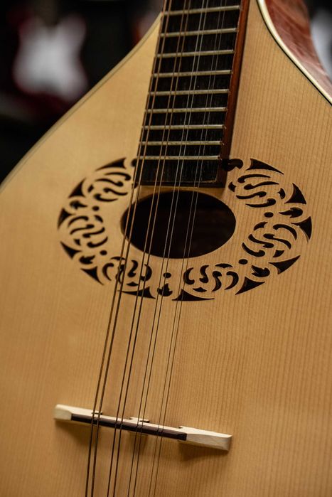 Mandolina Hora Octave Mandolin M-1087