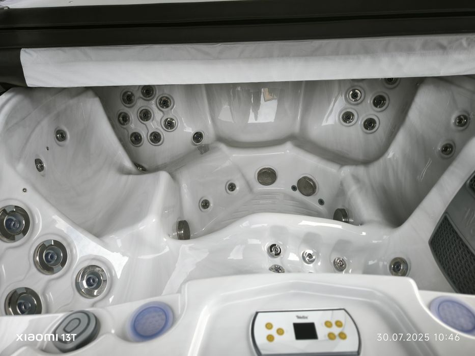 Okazja 2 letnie Jacuzzi Wellis kilimanjaro