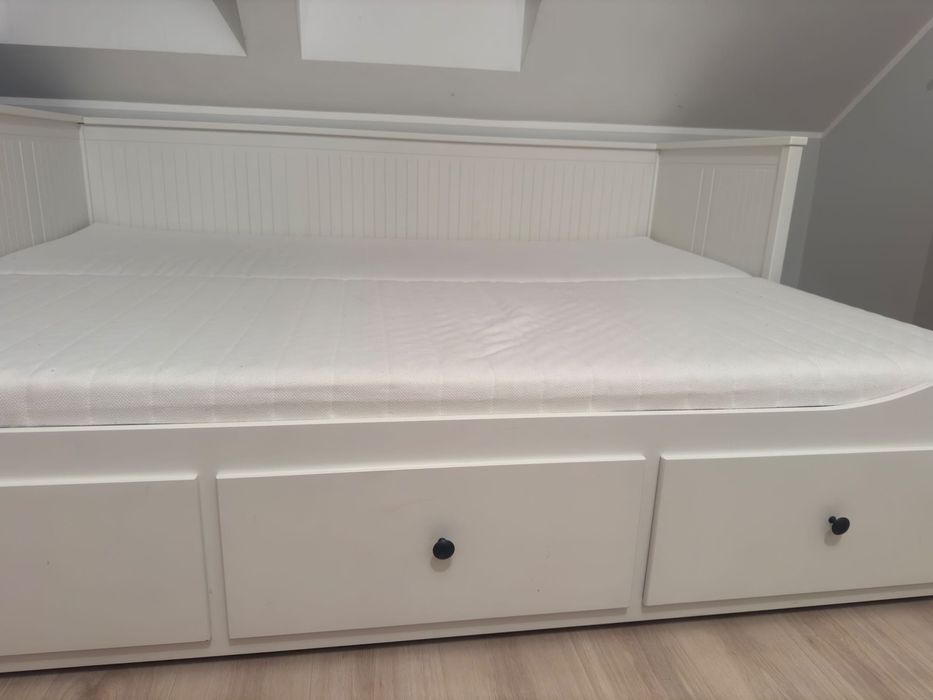 Łóżko Ikea Hemnes z dwoma materacami