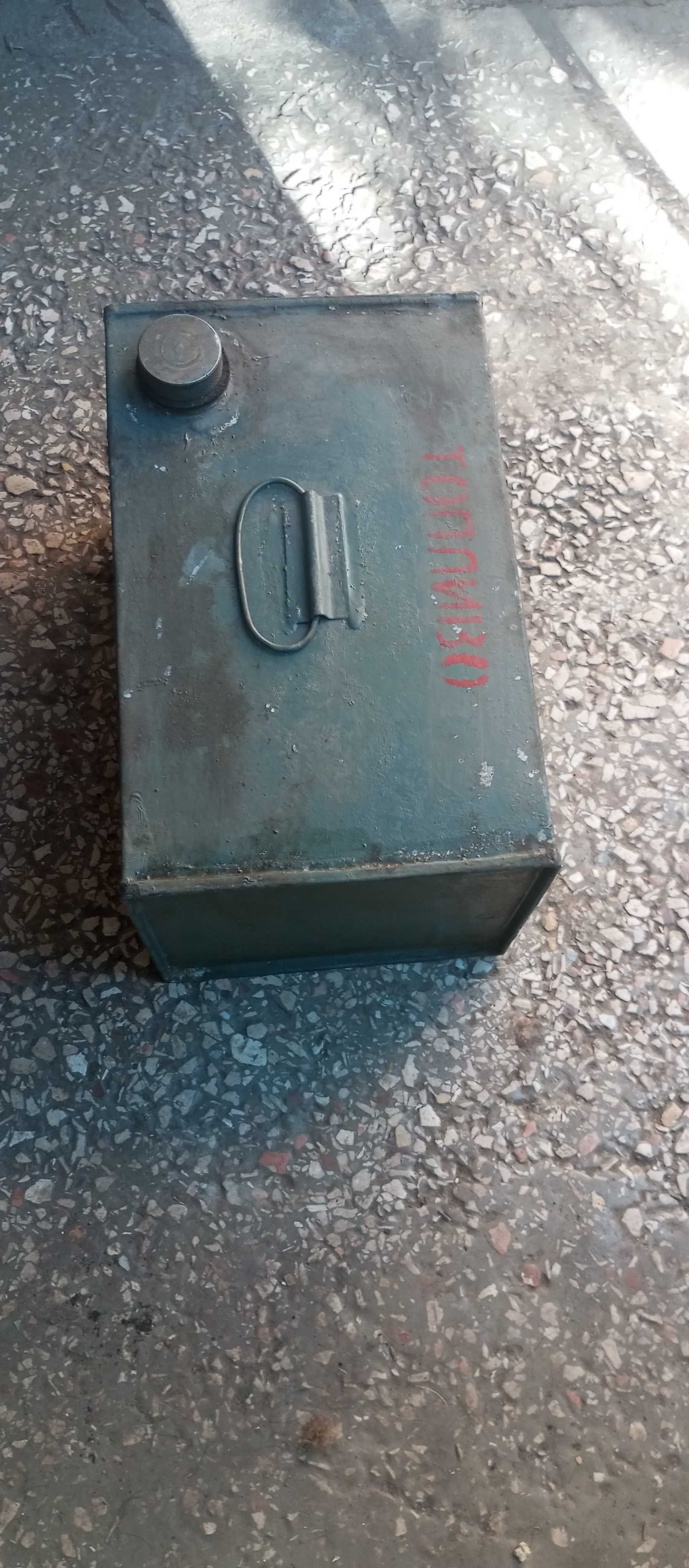 Канистра оцинкованная военная 8л,производства СССР новая,в консерванте