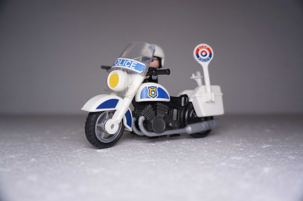 Playmobil 941 Motor Policjant na Motorze Playmobile