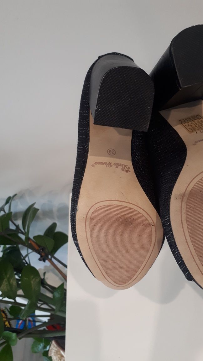 Buty na wysokim słupku Belle Women 39