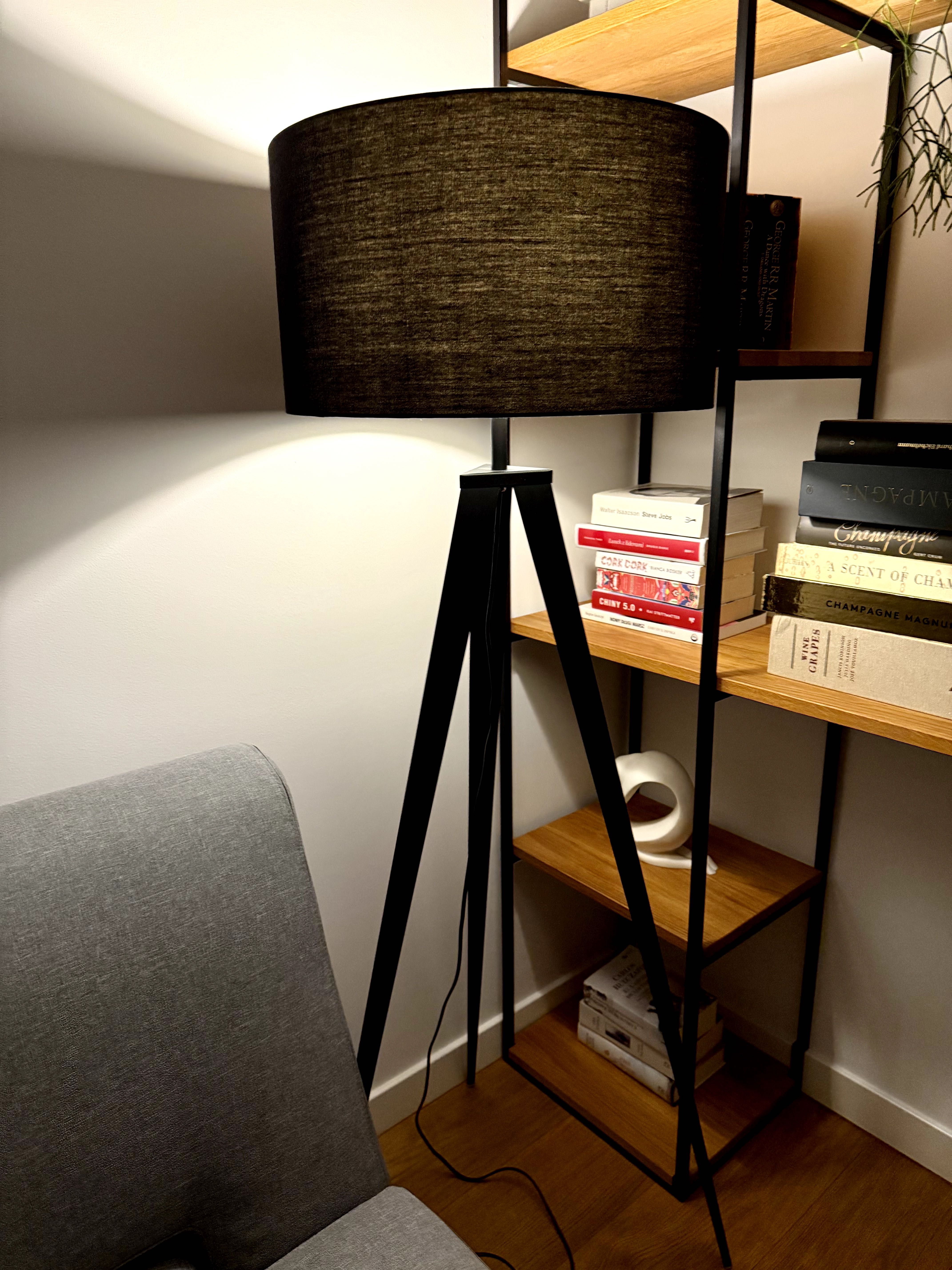 Lampa podłogowa TRIPOD czarna Zuiver