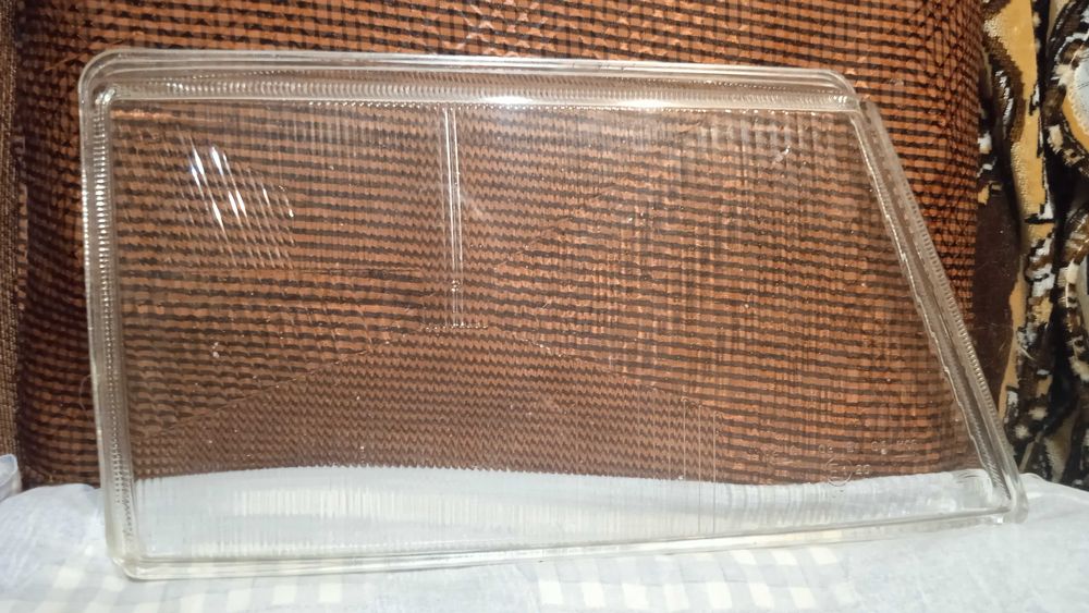 Стекло фары 301-143 776-01 Hella Mercedes