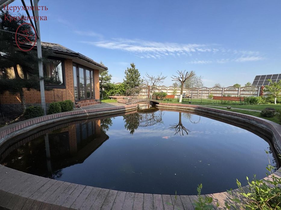 Продаж просторий та сучасний будинок комфорт-класу.