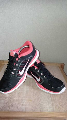 Кроссовки Nike 40 р