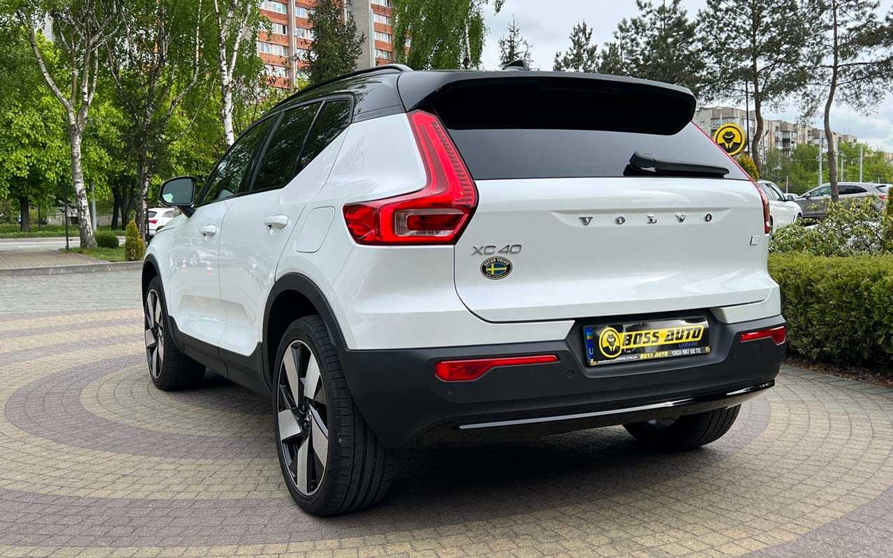 Volvo XC40 2023 року