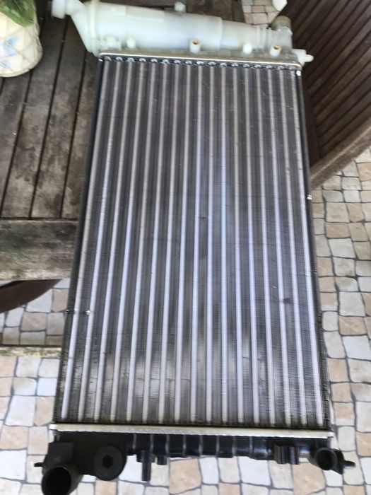 Vendo radiador novo para citroen saxo 1.1 a gasolina do ano 1998