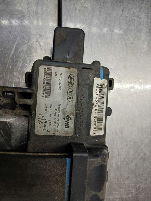 Hyundai Tucson III  ochrona pieszego aktywna maska