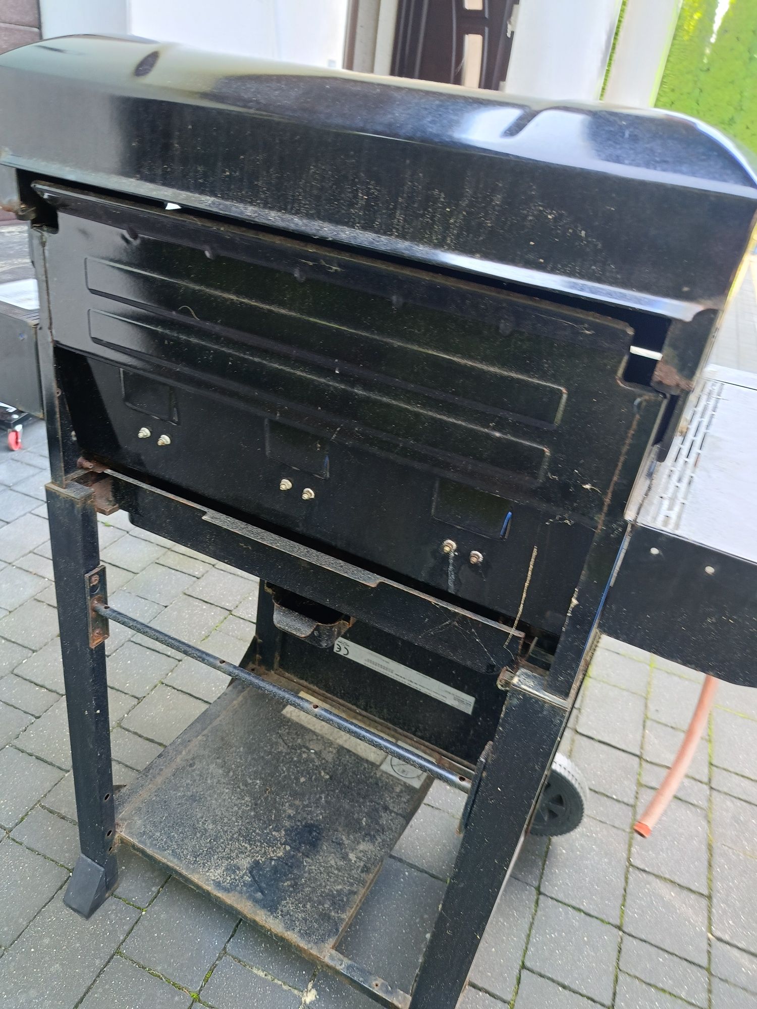 Grill ogrodowy CharBroil