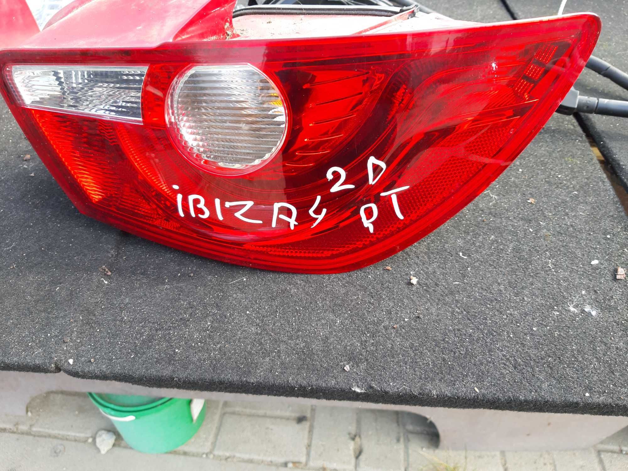Seat Ibiza IV 2-drzwiowa lampa prawy tył