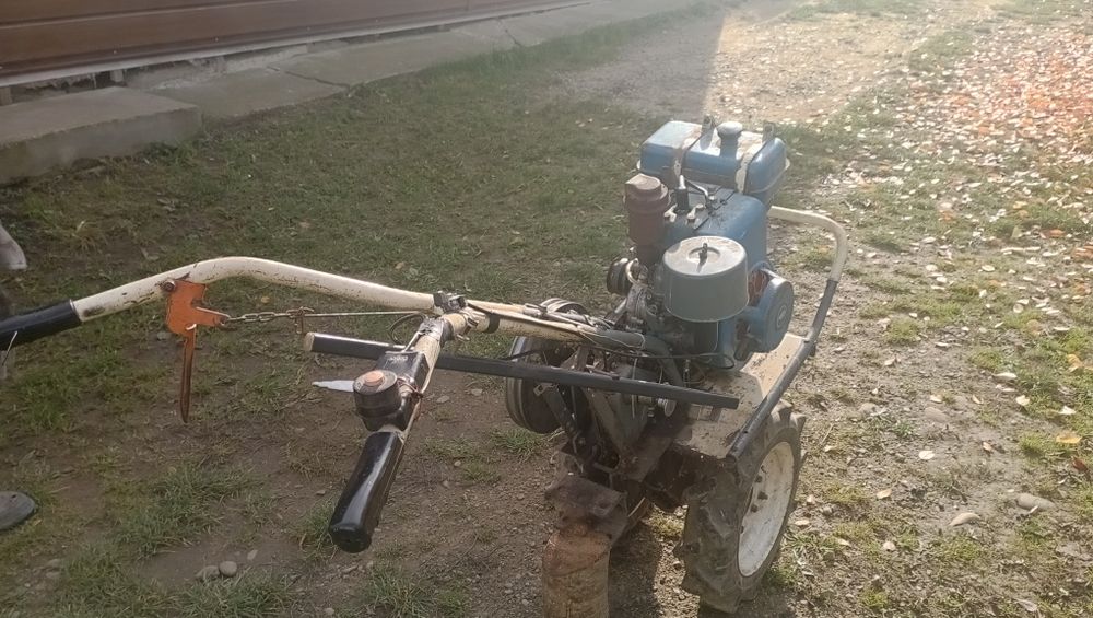 Продам мотоблок нева мб1