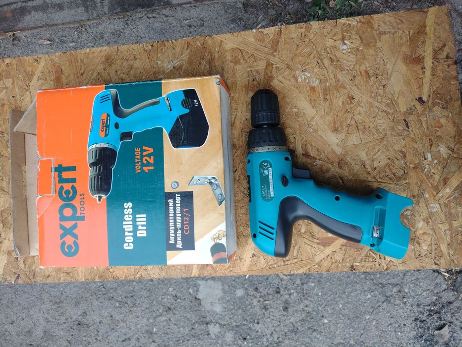 шуруповерт Expert CD 12В без  аккумуляторов