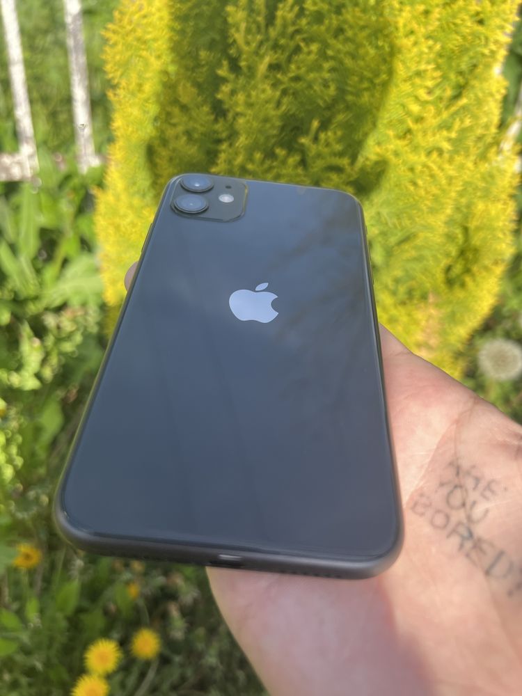 Продам iphone 11 128