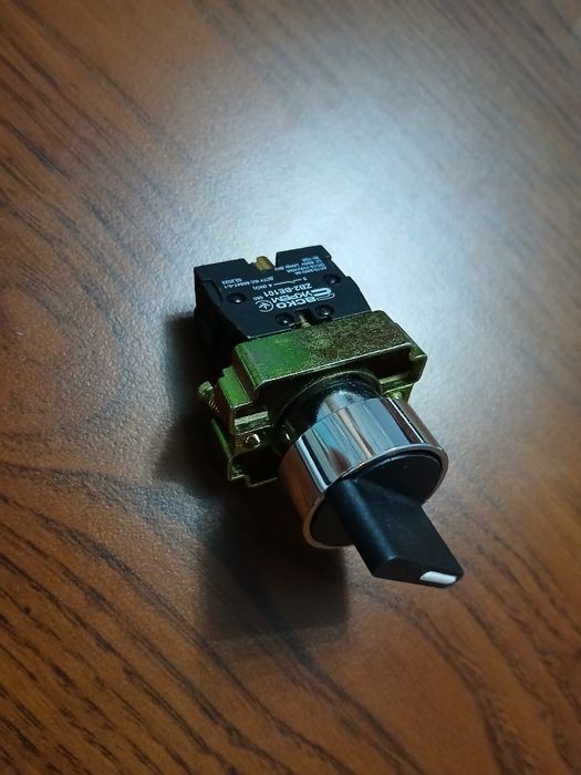 Przełącznik jedno fazowy