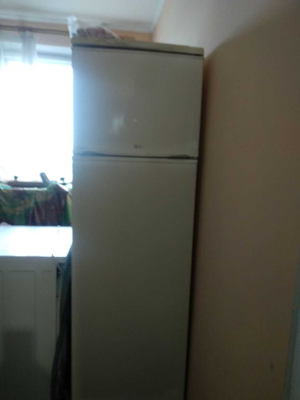 Продам холодильник неробочий