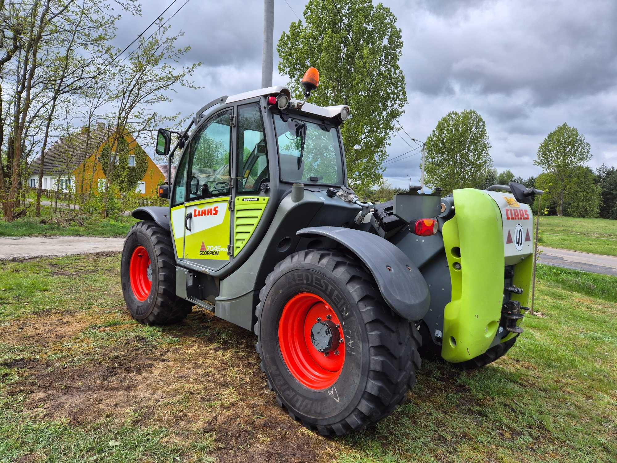 Ładowarka teleskopowa CLAAS SCORPION 7045 VARIPOWER 2012 Klima