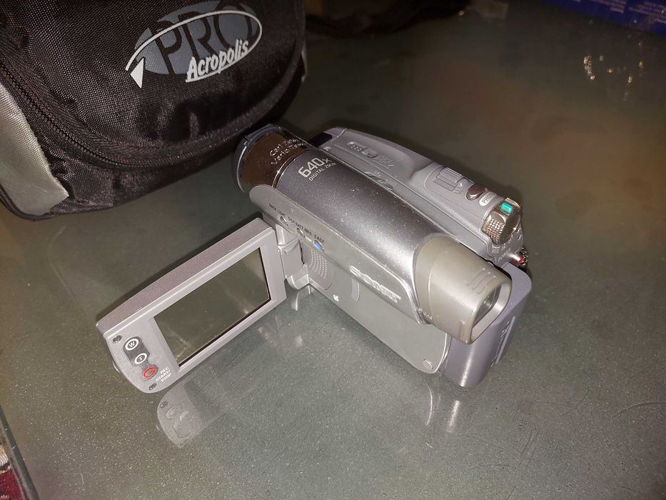 Видеокамера Sony DCR-HC23E