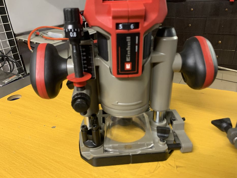 Акумуляторний безщітковий Фрезер обкантуванний Einhell TR-RO 18 Set Li