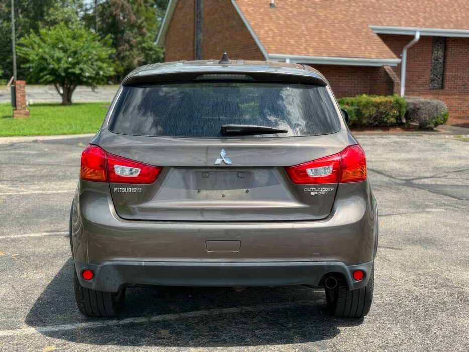 Mitsubishi Outlander Sport LE      2017