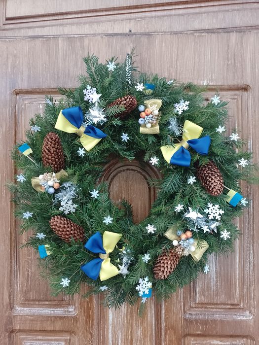 Віночок на двері з живої ялинки Гірлянда з живої хвої на сходи вікно