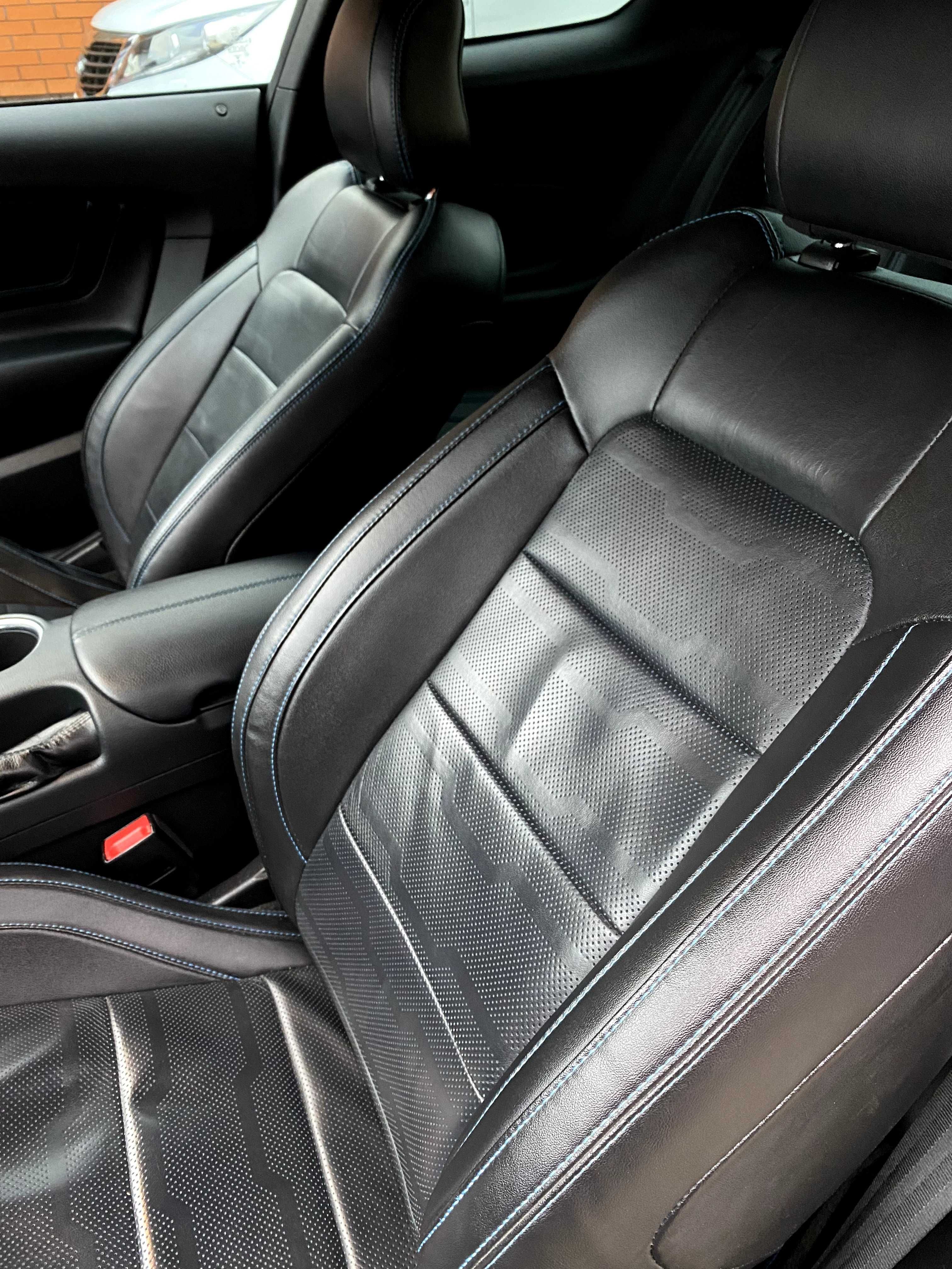 Ford Mustang Premium (2018 модельний рік)