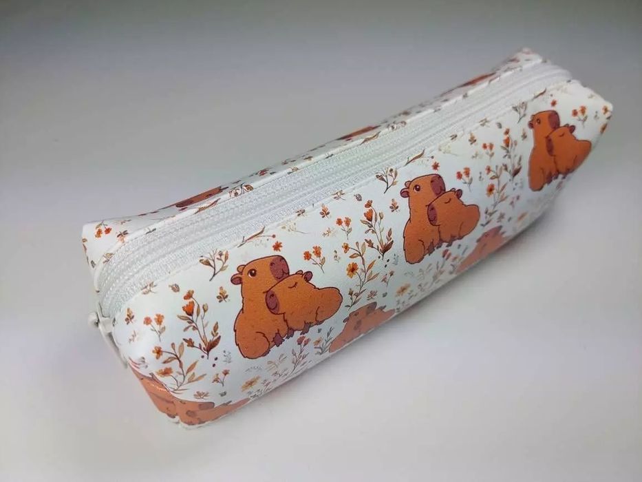 Piórnik jednokomorowy okrągły Kapibara. Pajacyk