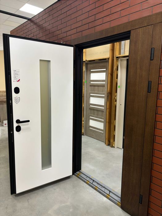 Розпродаж вхідних дверей Родос