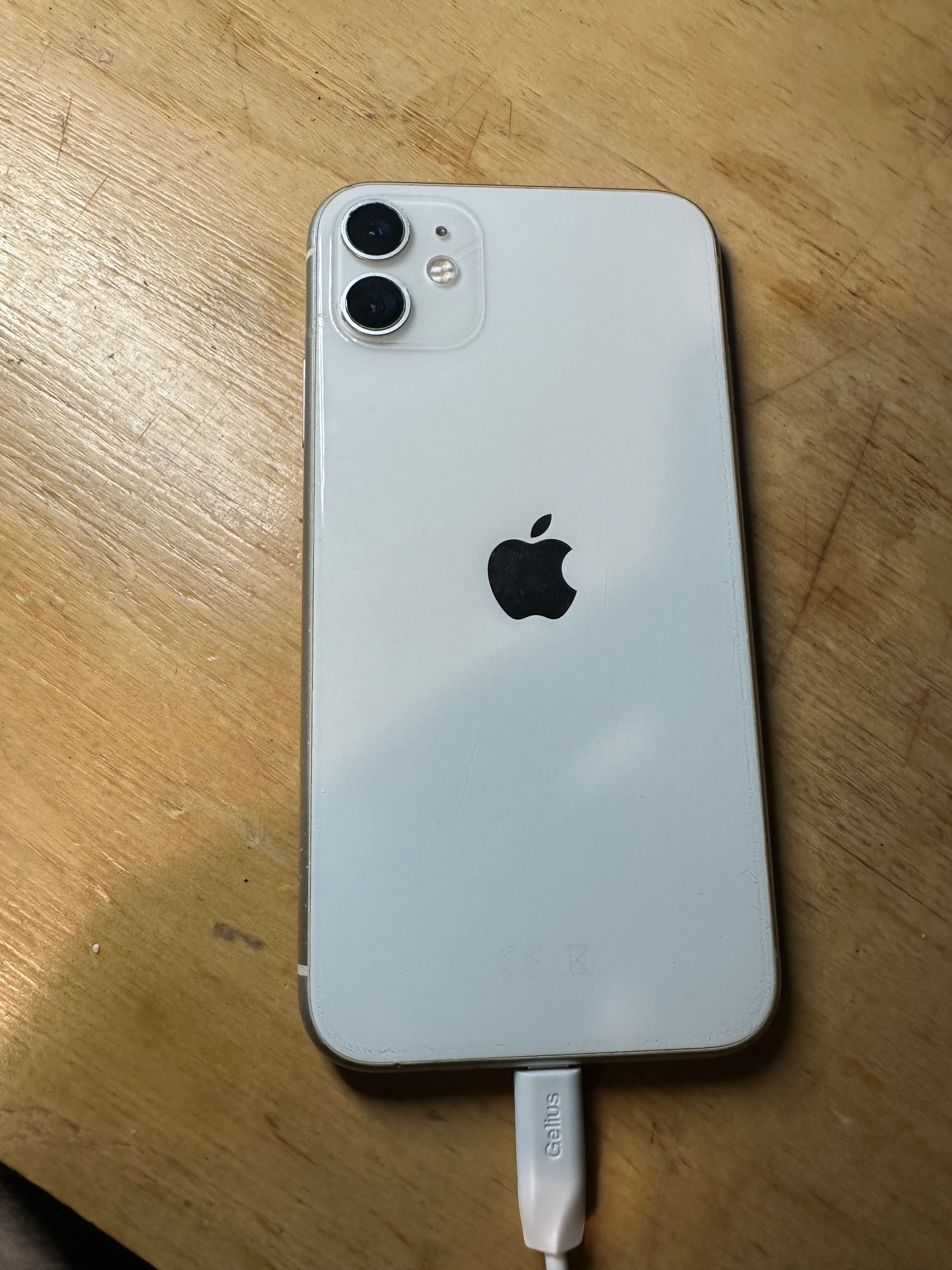 iPhone 11 під ремонт